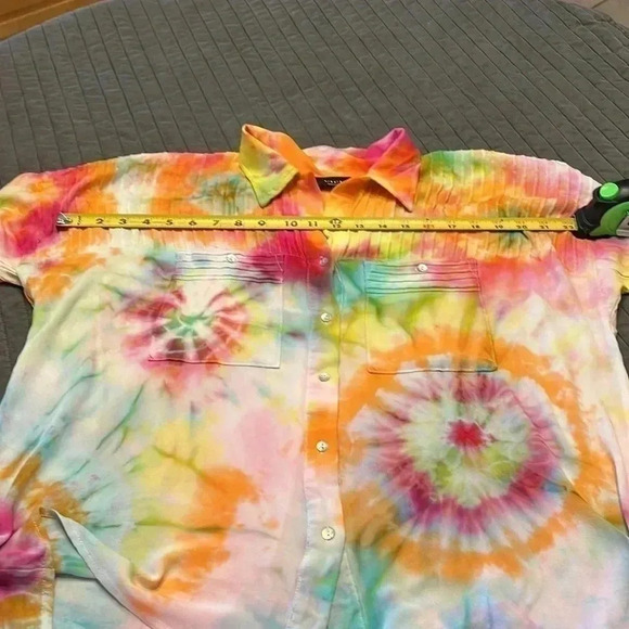 Up-cycled, tie dyed, VICI top. - Picture 4 of 7